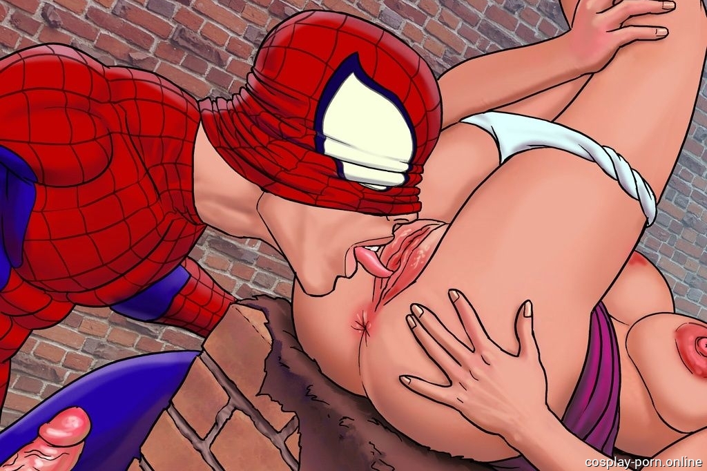 Спайдермен спас девушку и получил классный минет (+порно фото)