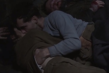 Рэйчел Вайс трахается с солдатом в военном фильме